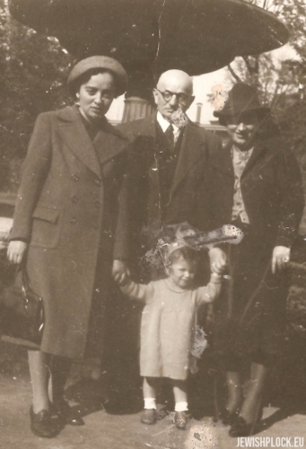 The Wajcman family: Estera, Izydor, Lusia and Joasia, Warsaw 1938